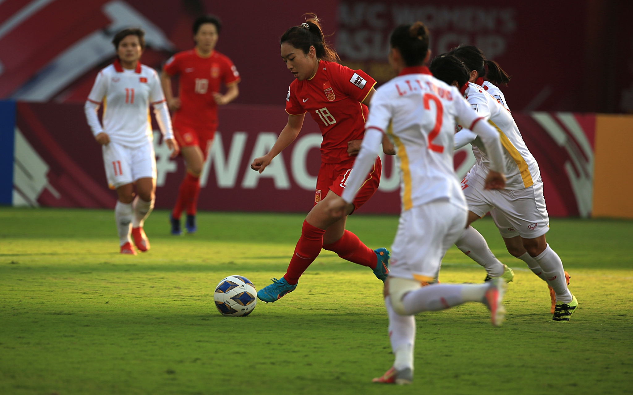 中国女足备战世界杯，积极备战提升实力